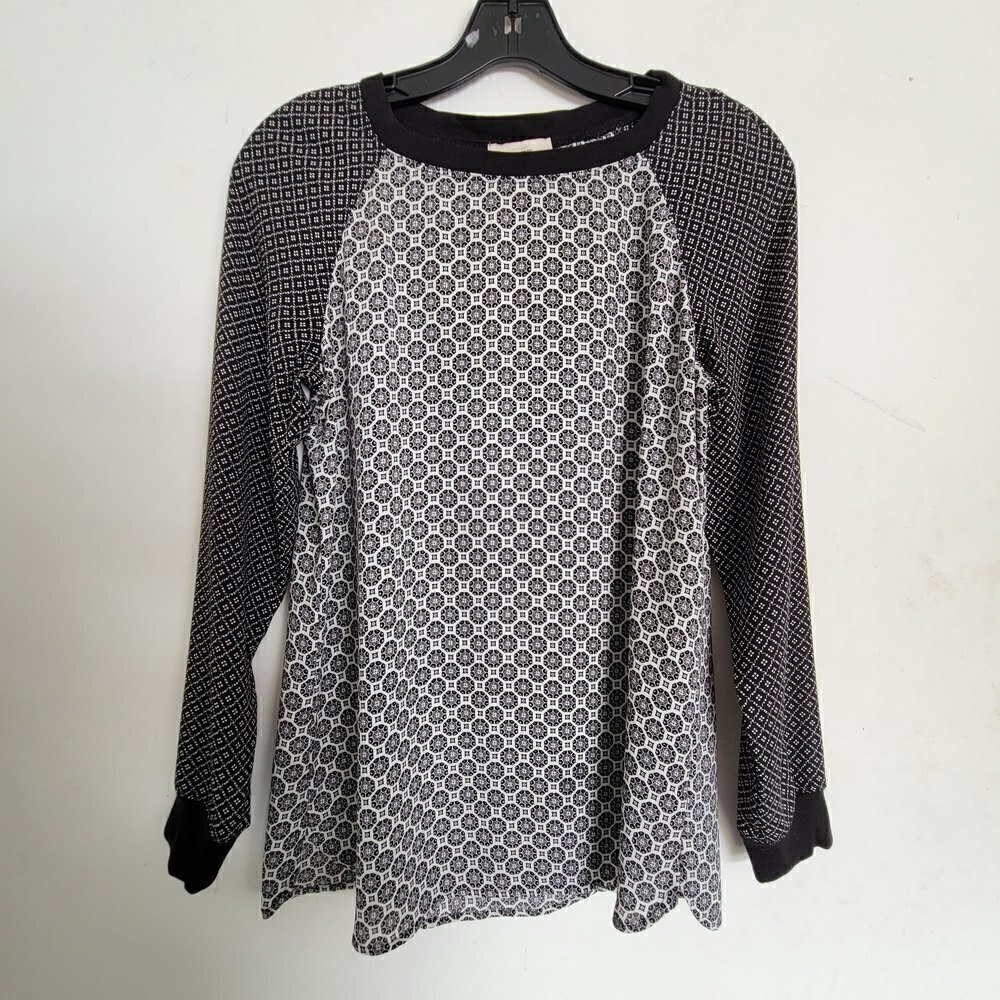 Loft Black White Geometric Print Raglan Long Sleeve Round Neck Top Shirt Size XS